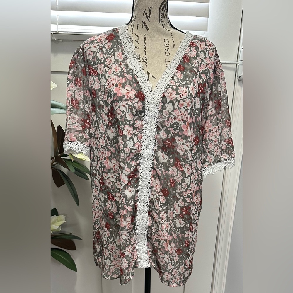 🌸 Floral Blouse – Size 2XL 🌸 - Picture 2 of 12